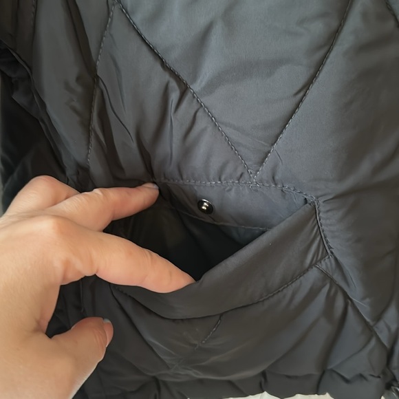 ZARA | Black Puffer Jacket with Stand-Up Collar - Picture 4 of 12